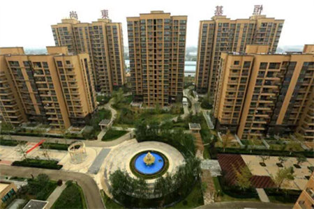 低首付8万买大套三！上西郊老一中